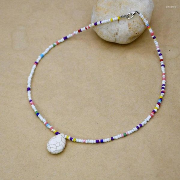 Collier ras du cou en perles de rocaille colorées pour femmes, chaîne de perles, pierre Howlite, pendentif en forme de larme, bijoux tropicaux Boho d'été fascinants