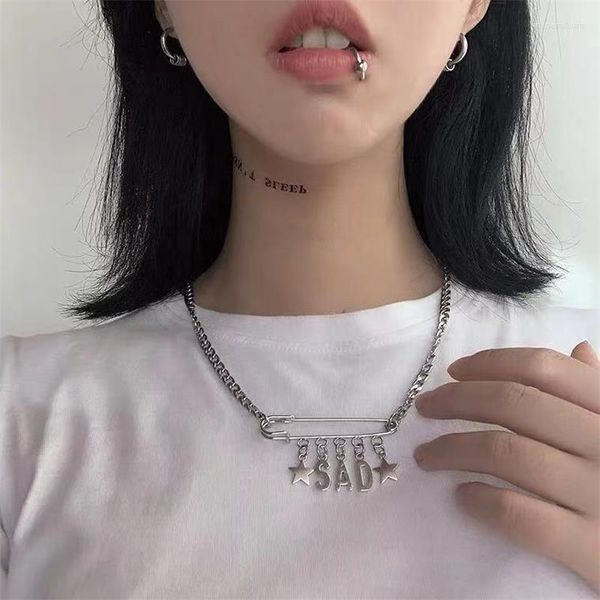 Ras du cou Cool Harajuku triste lettre étoile collier titane acier gothique trombone femmes Bff bijoux cadeau Collares