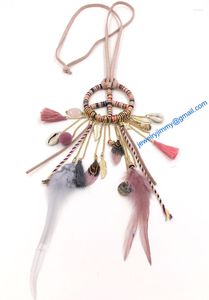 Collier ras du cou Long de luxe, Design bohème, cordon en cuir rose, pendentif plume, pompon avec symboles de paix