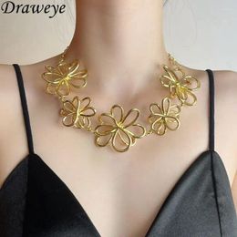 Choker Draweye Flowers Colliers pour les femmes creux de la mode coréenne élégante collares para mujer bijoux exagérés