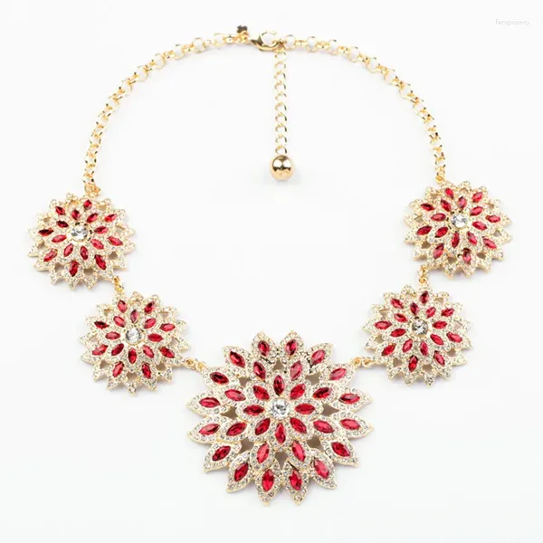 Choker Elegant Shiny Red Crystal Flower Pendendants Collier Gold Color Collar Collar Collar pour femmes bijoux de fête