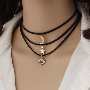 Choker Europe en de Verenigde Staten Wild Multi-Layer Velvet Necklace Star Moon Sun Dragon Short Jewelry Statement