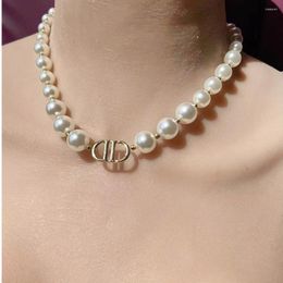 Gargantilla joyería europea exagerada moda femenina perla simple letra DD collares de cadena de clavícula corta