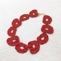 Collier ras du cou en fer à motif irrégulier coloré, Style exagéré, pull élégant, parfait pour les cadeaux de vacances quotidiens