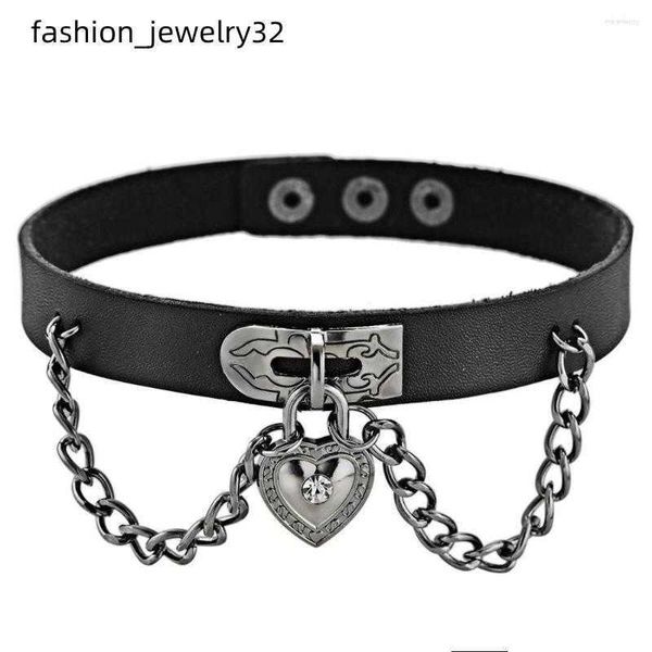 Collier ras du cou en cuir pour femmes, chaînes en forme de cœur, bijoux Punk, pendentif, collier de cou, Anime Hip Hop, vente en gros