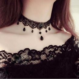 Tour de cou gothique filles cou bijoux accessoires mode coréenne velours collier femmes Vintage Sexy dentelle avec pendentif