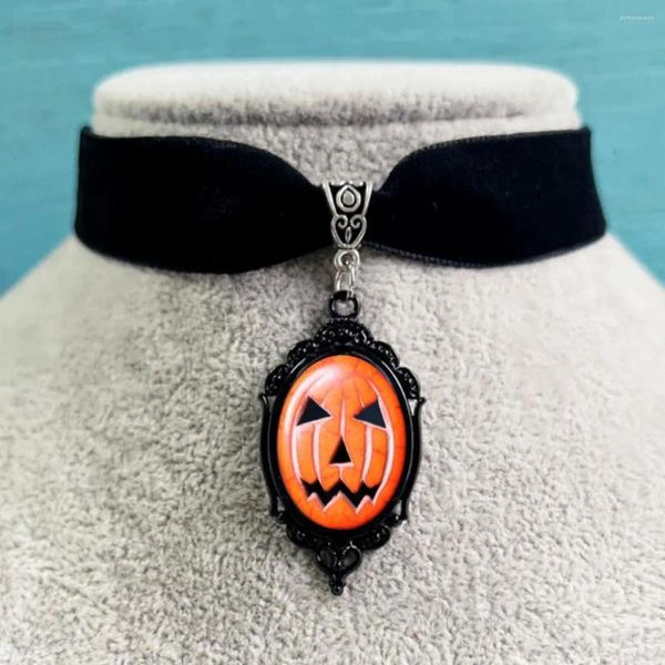 Gargantilla gótica con camafeo de calabaza para mujer y hombre, accesorios de joyería de bruja de Halloween, abalorio de regalo, collar de terciopelo negro