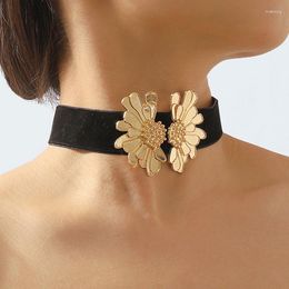 Gargantilla estilo gótico Punk, collar de flores simétrico dorado, moda para mujer, fiesta, boda, joyería de terciopelo negro 2023