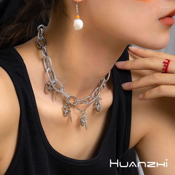 Gargantilla HUANZHI personalidad doble collar de Metal exagerada máscara Punk daga borla Sudadera con capucha cadena para Mujeres Hombres joyería Unisex