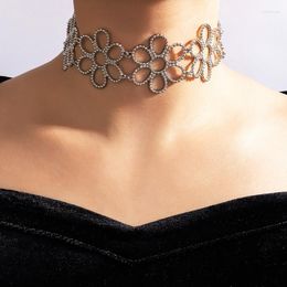 Choker HuaTang Elegante Holle Bloemen Ketting Voor Vrouwen Trendy Zilveren Kleur Lichtmetalen Kettingen Vrouwelijke Bruiloft Sieraden