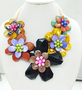 Choker Het is prachtig! Natural Brazilië semi-lege steen. Handgemaakte bloem ketting 20 