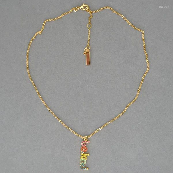 Gargantilla KG Collar corto con colgante pequeño con incrustaciones de gemas chapadas en oro