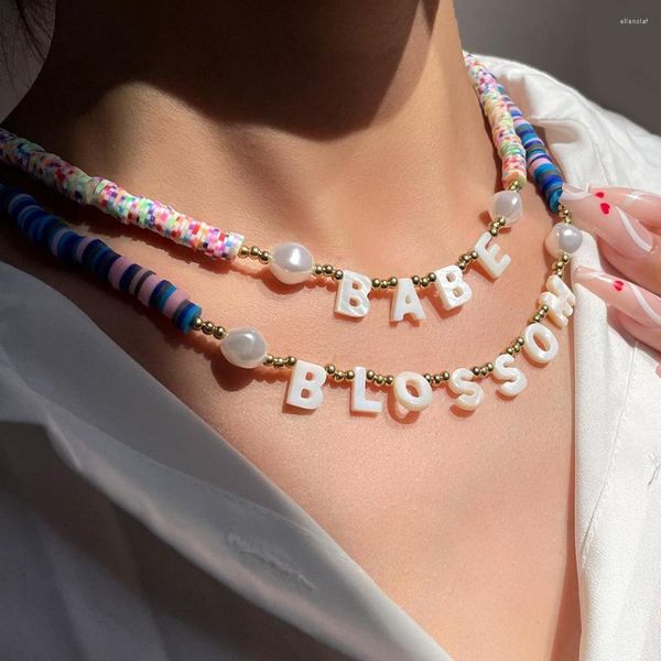 Ras du cou corée coquille naturelle lettres argile collier de perles pour les femmes bonbons à la main perle perle initiale colliers personnalisés bijoux