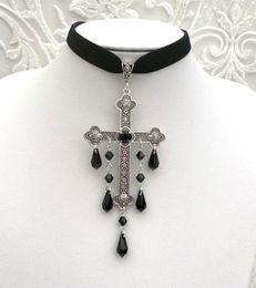 Choker grote kruis rood gothic fluweel met bordeaux