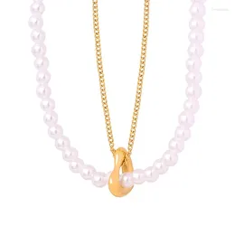 Choker Minar Französische doppellagige künstliche Perlen-Hohlherz-Anhänger-Halsketten für Frauen, 18 Karat Gold PVD-plattierte Edelstahl-Halsreifen