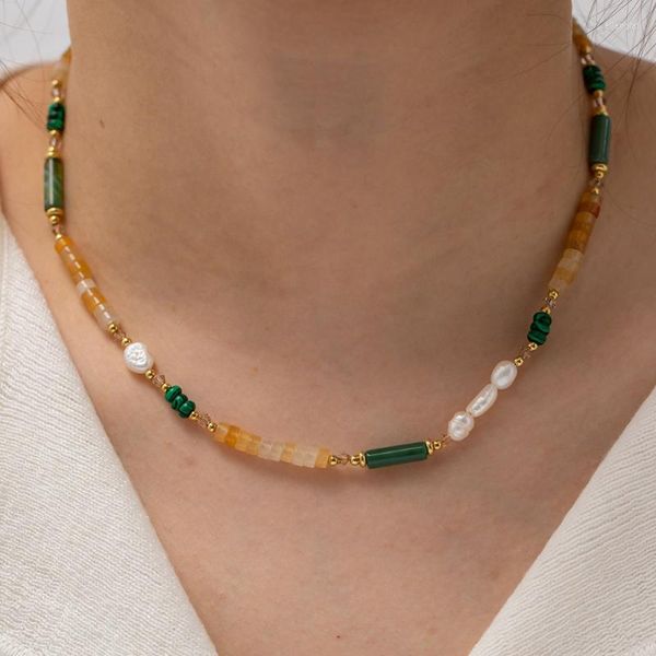 Choker Minar en gros des perles de pierre naturelle colorées Strand pour les femmes Collier de perle d'eau douce plaquée à l'or 14K