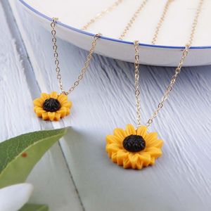 Choker N5526 Zwpon Mini Sunflower hanger ketting voor vrouwen Fashion Summer Partysu Resin Daisy Flower kraag sieraden