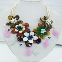 Choker Natural Stone / Pearl Shell Flower Necklace 20 "