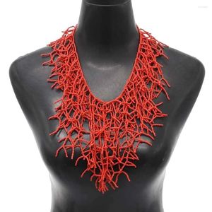 Choker Red Wit Acryl Rice kralen Koral Takken Ketting voor vrouwen Afrikaanse etnische tribale kleding Bib -kraag Juwelen Accessoires