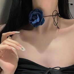 Tour de cou romantique bleu Denim tissu fleur collier pour femmes longue sangle cou chaîne multi-fonctionnel charme décorations réglable