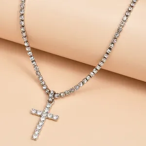 Garda de cristales blancos brillantes para collar colgante cruzado santo con cadena de rosa joyas de moda unisex