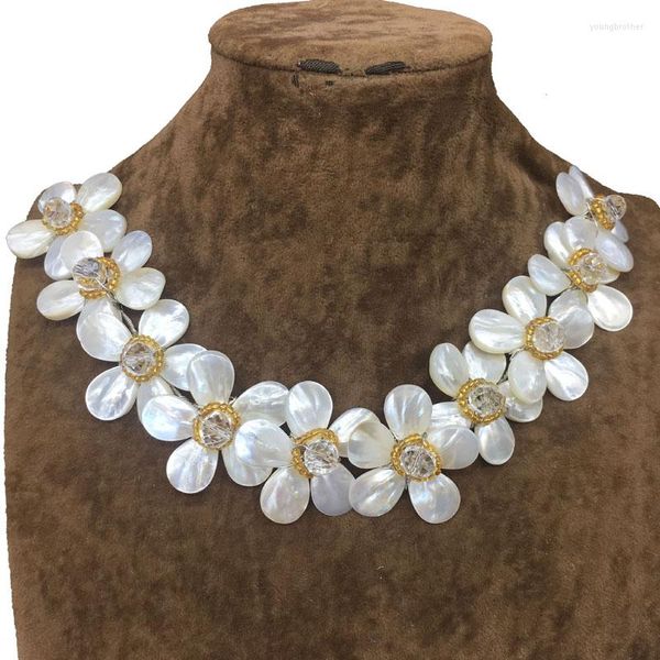 Choker Statement Necklace Custom White Sea Shell Crystal Bijoux faits à la main