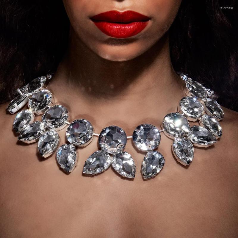 Declaración de geometría de gargantilla Collar de diamantes de diario inferior para mujeres Decoración exagerada Joya de fiesta de cristal grande