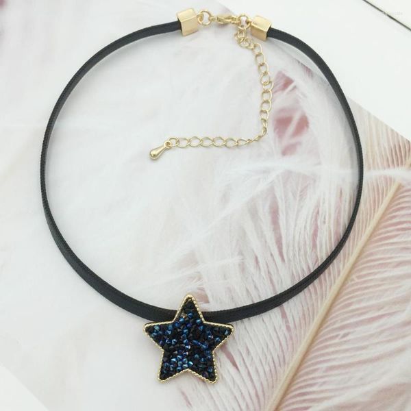 Ras du cou minuscule étoile forme collier pour femmes court PU corde chaîne strass pendentif cadeau ethnique bohème mme Win