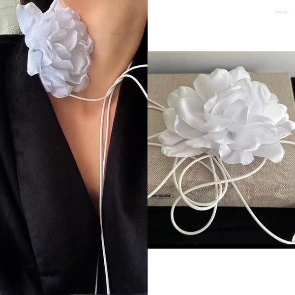 Tour de cou Vintage fleurs exagérées noir blanc romantique fleur charme colliers pour femmes filles bijoux à la mode décorations de fête