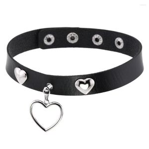 Gargantilla Vintage gótico negro rojo Pu Collar de cuero Hip Hop Harajuku corazón colgante Collar Simpel cuello joyería