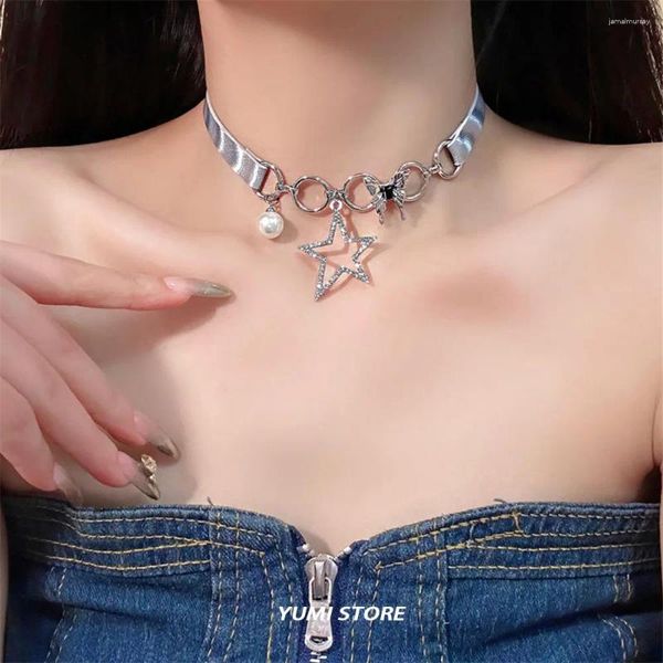 Choker Y2K Collier d'étoile de zircon Shinning pour femmes tendance pu cuir papillon pendant collier de col de conception coréenne design bijoux