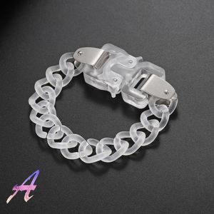 Chokers Alyx 9SM Bracelet Acrylique Transparent Fonction Industrielle Vent Titane Acier Métal Boucle De Sécurité BraceletChokers