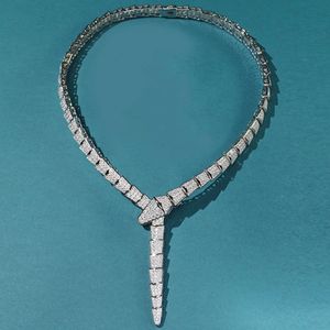 Chokers Classic Fashion Full Zircon Diamond Pierre large ou N Collier de tour de cou en forme de serpe