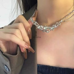 Gargantillas Crystal Opal Colgante Collar de metal líquido para mujeres Cadena de clavícula Geométrica Irregular Vintage Gargantilla Y2K Accesorios de joyería YQ240201