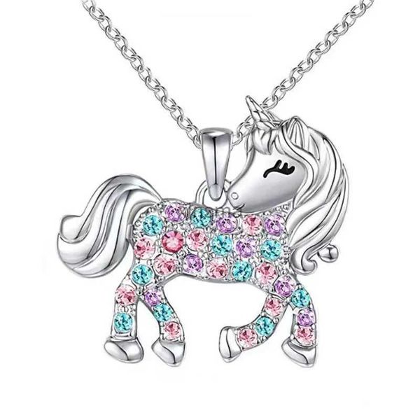 Colliers mignon arc-en-ciel cheval collier coloré cristal licorne pendentif colliers pour femmes filles garçons cadeaux de noël YQ240201