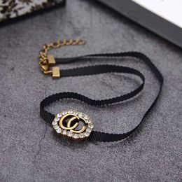 Sautoirs designer bijoux de luxe alphabet corde noire collier simulation importée diamant perle compteur matériel en laiton cohérent modèle chaud Designer Sautoirs 7KU2