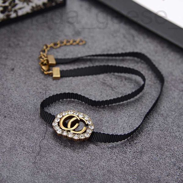 Sautoirs designer luxe bijoux de luxe alphabet corde noire collier simulation diamant perle compteur cohérent matériau en laiton modèle chaud RLDR