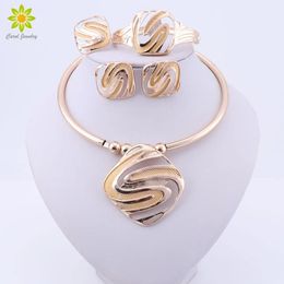 Ensembles de bijoux de mariée de mode pour femmes Dubaï Gold Couleur Big Collier Boucles d'oreilles Bracelet Bague de fiançailles de mariage Ensemble de bijoux