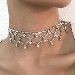 Gargantillas de lujo Rhinestone Forma de malla Forma de gargantilla corta Collar Charm Cuello Joyería para mujeres Bling Crystal Hollow Borla Party Gifts220Q