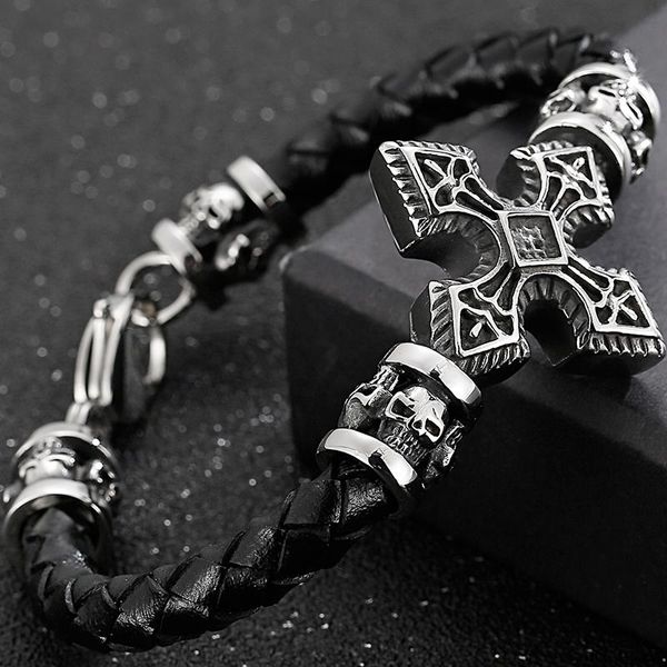 Gargantillas Pulsera de cuero para hombres con pulseras de cabeza de cráneo de punk rock cruzado para hombres Leatherman Bandas de mano Accesorios de joyería Dropship