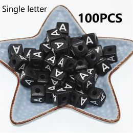 CHONGAI 100pcs Cube Lettre Acrylique Perles Alphabet Unique A-Z Bracelet Carré Noir Fabrication de Bijoux Perles 10 * 10mm Y200730