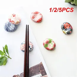 Bêtises 1/2 / 5pcs Oreiller Plum Blossom Creative Creative Japanese Carton Under Glaze Color Style Rack