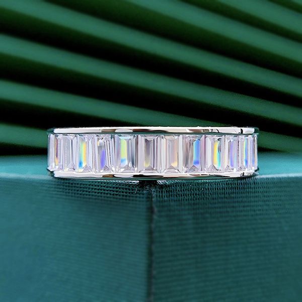 Anillos de boda hechos a mano de Choucong Joyas de lujo elegantes Pure 100% 925 Sterling Silver Emerald Cut Full White Moissanite Gemstones Fiesta Red