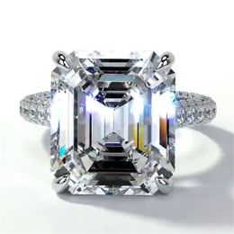 Choucong Impresionantes anillos de boda Ins Top Sell Luxury Jewelry 925 Sterling Silver Emerald Cut Topacio blanco CZ Diamond Pave Zircon Eternity Mujeres Anillo de compromiso