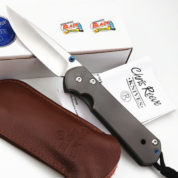 Chris Reeve Cuchillo plegable del 21 aniversario D2 Hoja de punta de caída satinada CNC Mango de aleación de titanio Cuchillos de bolsillo EDC con funda de cuero y caja de venta al por menor