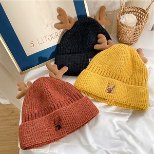 Gorro de lana con astas de Navidad para mujer, gorro de punto de Cachemira japonés que combina con todo, cálido, otoño e invierno, versión coreana