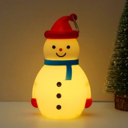 Décoration de Noël LED émettant des décorations de bonhomme de neige Cadeaux de Noël pour enfants Figurines de bonhomme de neige Petites veilleuses Pendentifs JJ 9.21