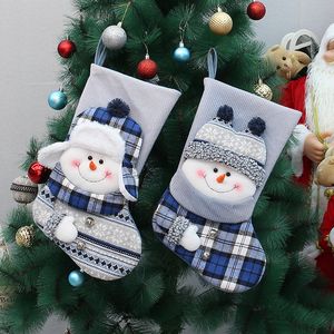 Kerstdecoratie Nieuwe gebreide blauwe stof Kerstdecoratie Sokken Driedimensionale sneeuwpopdecoratie Cadeau Goodie Bag