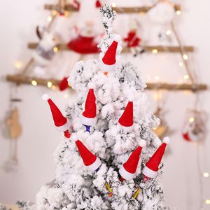 Décorations de Noël 1020pcs Mini chapeau Père Noël Noël Apple Bouteille de vin Caps Cadeau pour l'année Arbre Ornement Décor 230905