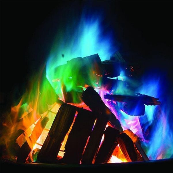 Décorations de Noël 105pcs Feu mystique Flammes colorées Poudre Bonfire Sachets Pyrotechnie Astuce Camping en plein air Outils de survie Cheminée Patio 221203